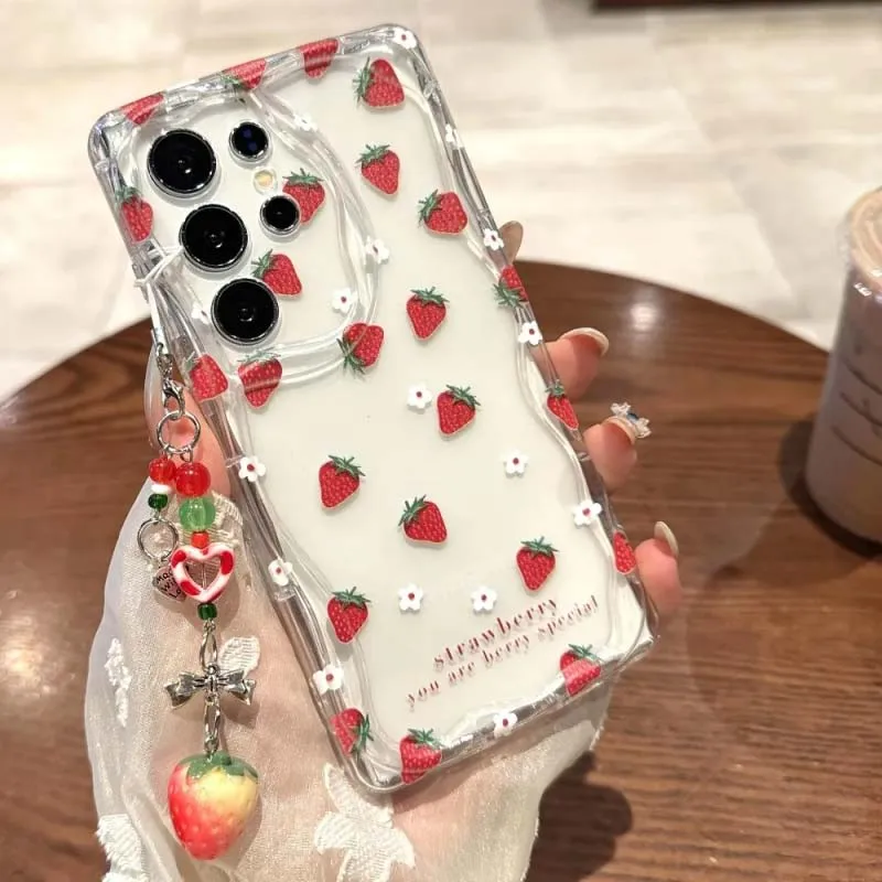 Фото Чехол-цепочка с клубничным дизайном для Huawei Honor 600 400 200 90 Lite 300 Pro X6D X9D X7D X9B X8C X8A X8B X7B X6A X6C X5C X6B X7A X5B X8 №3
