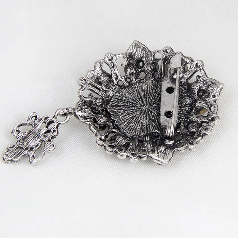 Женская брошь в викторианском стиле с кристаллами