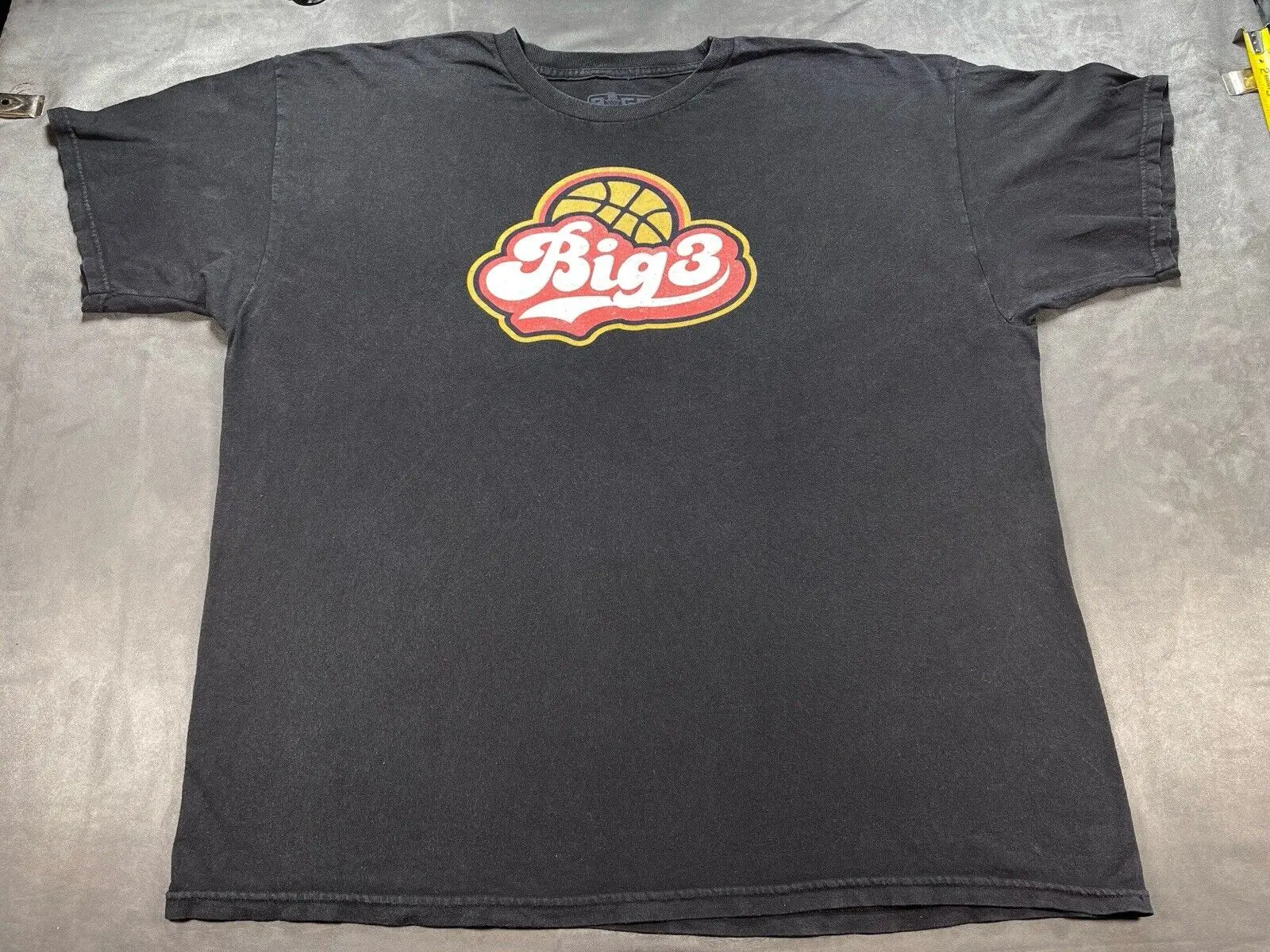 Большая 3 баскетбольная лига ледяной куб 8 команда на задней стороне черная