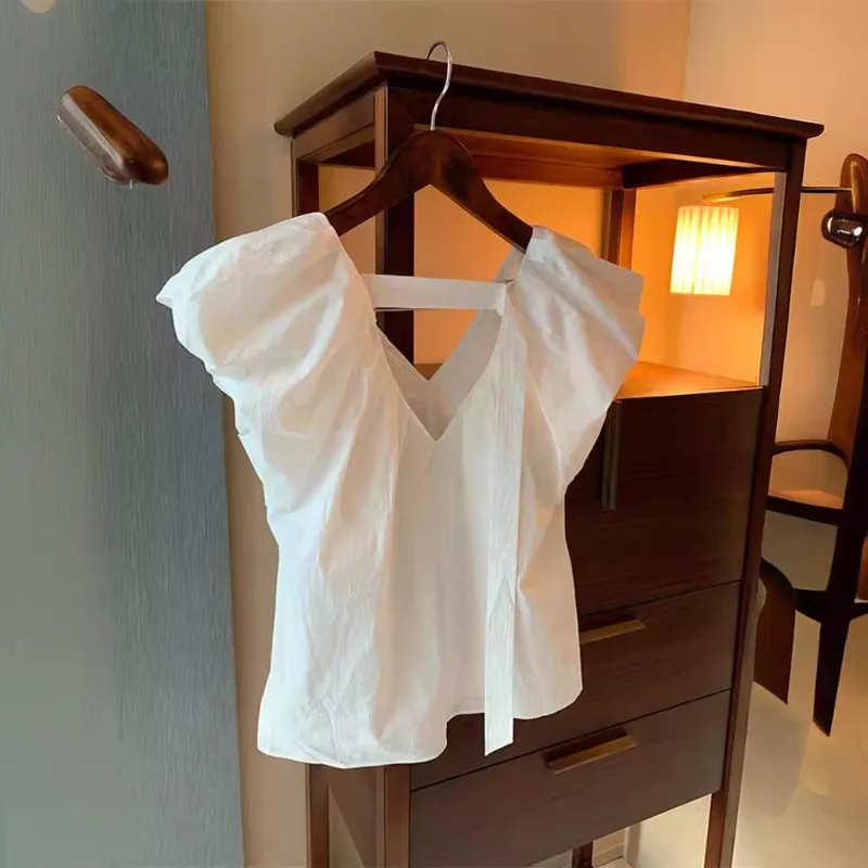 Блузка женская свободного покроя с V-образным вырезом и коротким рукавом