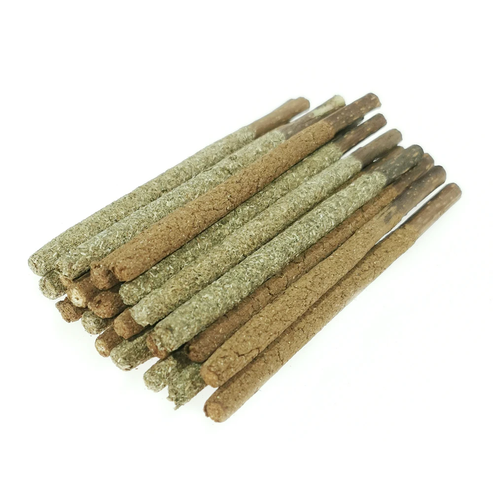 

Cat Chew Toys 100% Natural Silvervine Catnip Toys Sticks Kittens Teeth Cleaning Safe Cat Stick Treat for Cats of All Ages