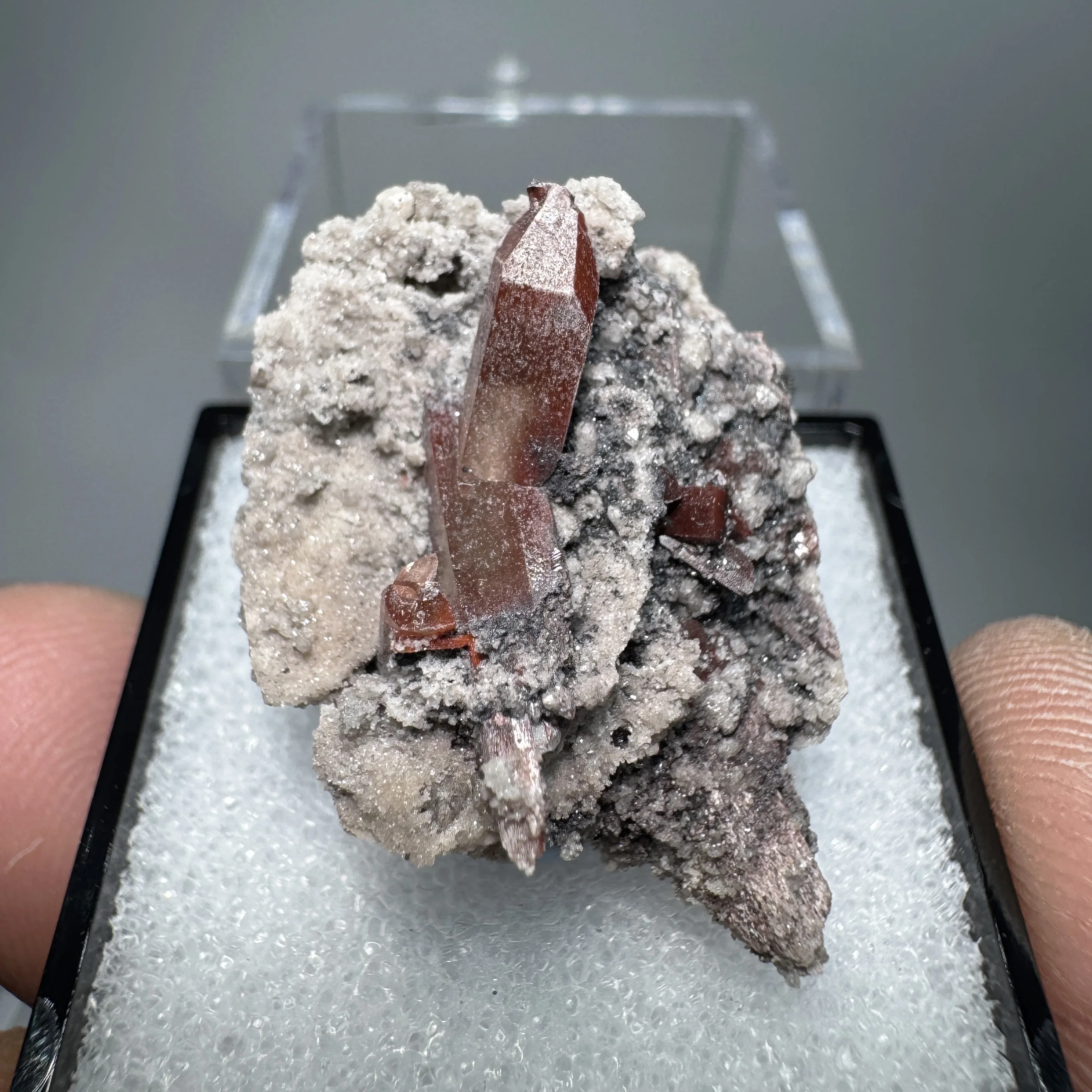 

Натуральный топаз, 35*35*35 мм