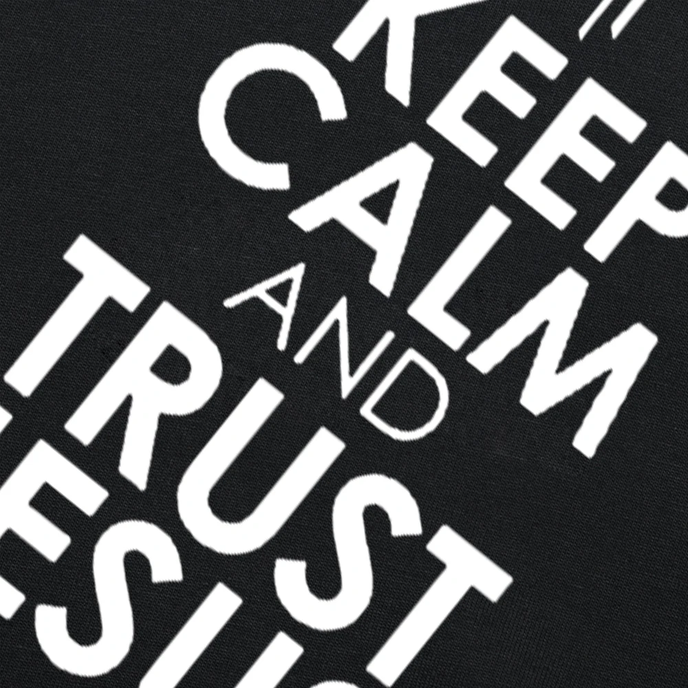 Футболка с надписью Keep Calm and Trust |