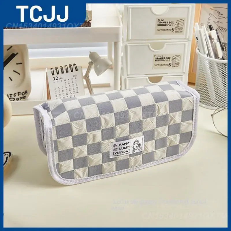 

Держатель для ручек, фиксирующий дизайн, сумка для карандашей, портативный дизайн, круглая двойная молния, гладкая, но не застревает, клетча...