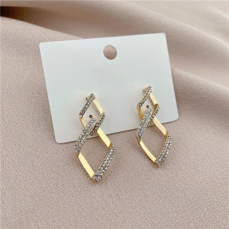 

2022 New Classic Elegant Imitation Pearl Dangle Earrings For Women Crystal Long Tassel Exquisite Drop Earring Wedding Jewelry