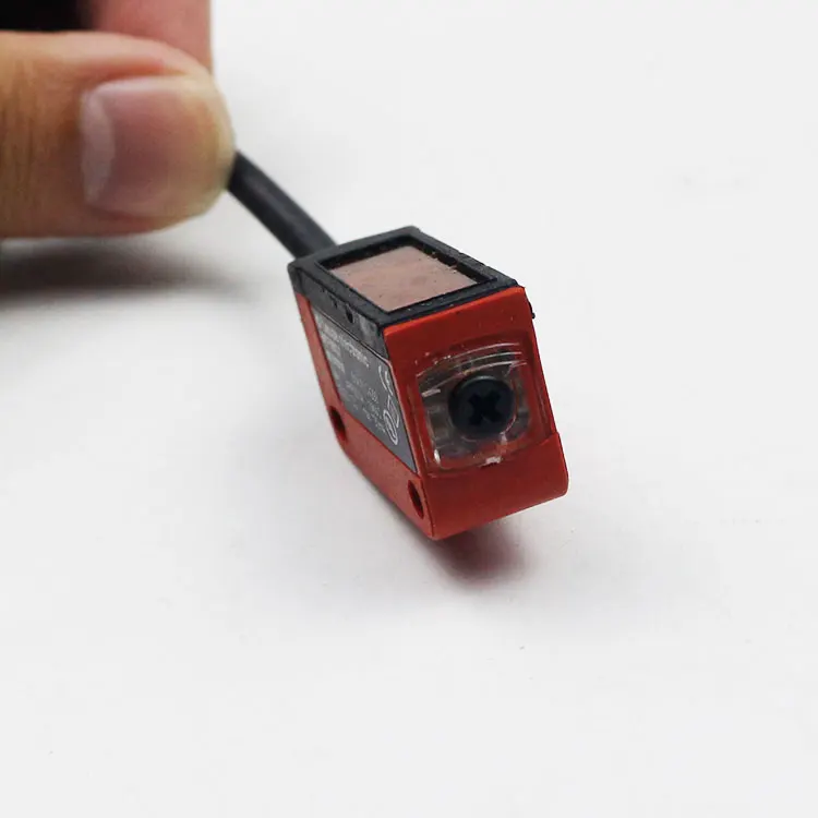 Новый LEUZE HRTR 3b/2 7 3B/6.7 Рассеянное отражение фотоэлектрический переключатель 50107918