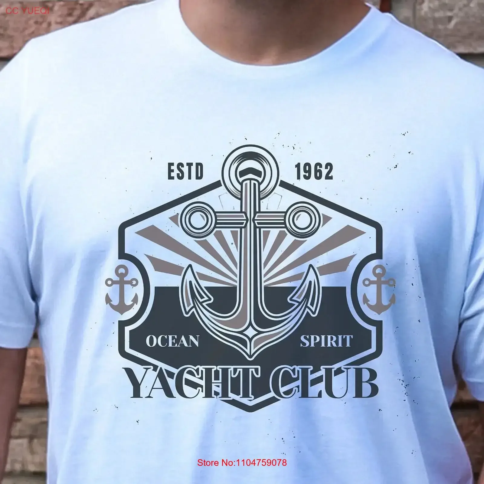 Фото Футболка Ocean Spirit Yacht Club (основана в 1962 году) в морском стиле для любителей парусного спорта, винтажная, с эффектом потертости, дизайнерская, удобная. №1
