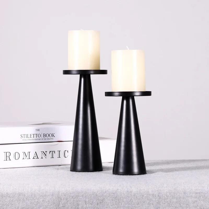 

2 pcs Modern Simple Stye Candle Holders Metallic Candlestick for Block Candles Creative Home Decoration Table Decor Candle Stand