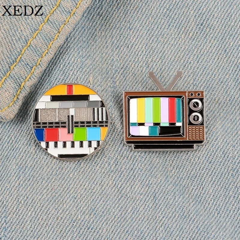 

Creative Cartoon Retro TV Enamel Pin 80s TV No Signal Brooch Badge Fashion Memorial Jewelry Gifts for Friends and Children