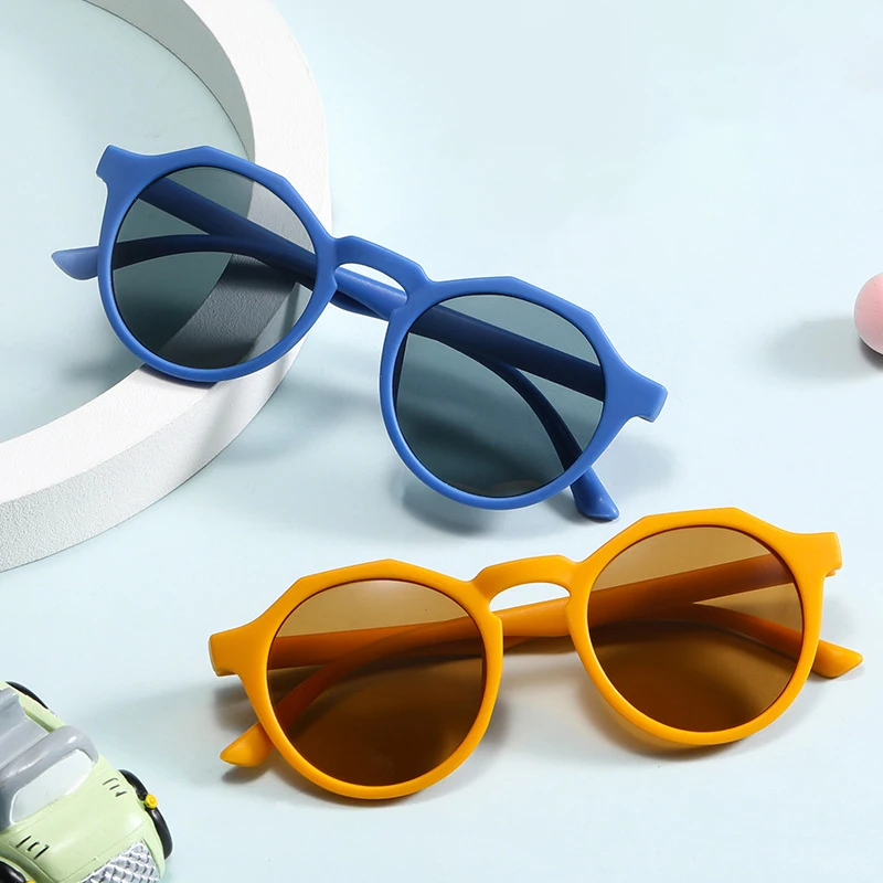 

Children Sunglasses Fashion Small Round Baby Sunglasses Sunshade and UV Protection Multicolour Frame Cute Child Sunglasses