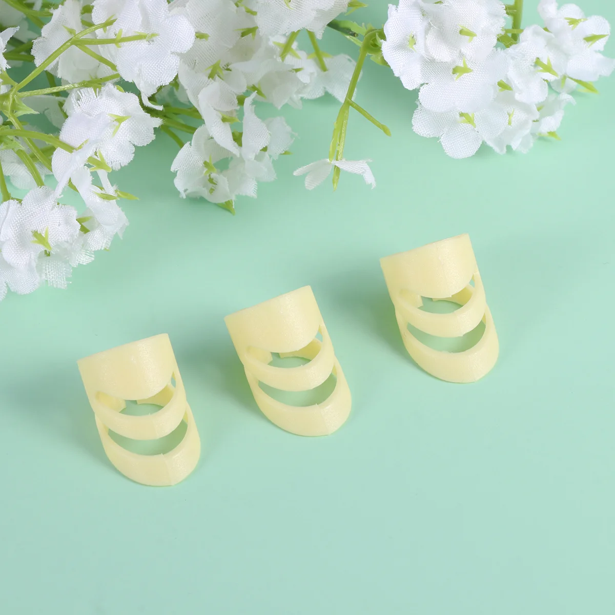 

2 Sets Guitar Picks Medium Finger Box Electric Ukulele Thumbpicks Eleguitar Guard