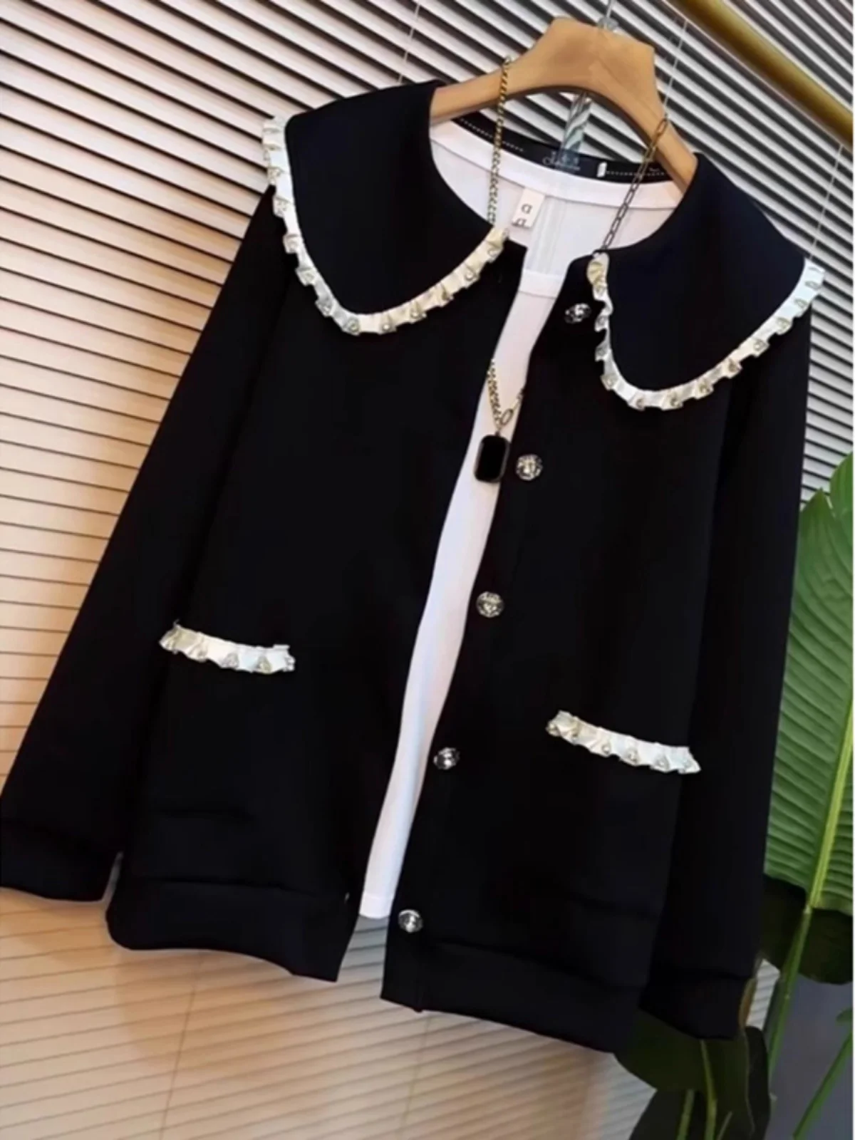 Plus size women clothing Korean Fashion Heavy Industry Doll Collar Black Outerwear 50.00kg Chubby Girl Slimming Casual Cardi...