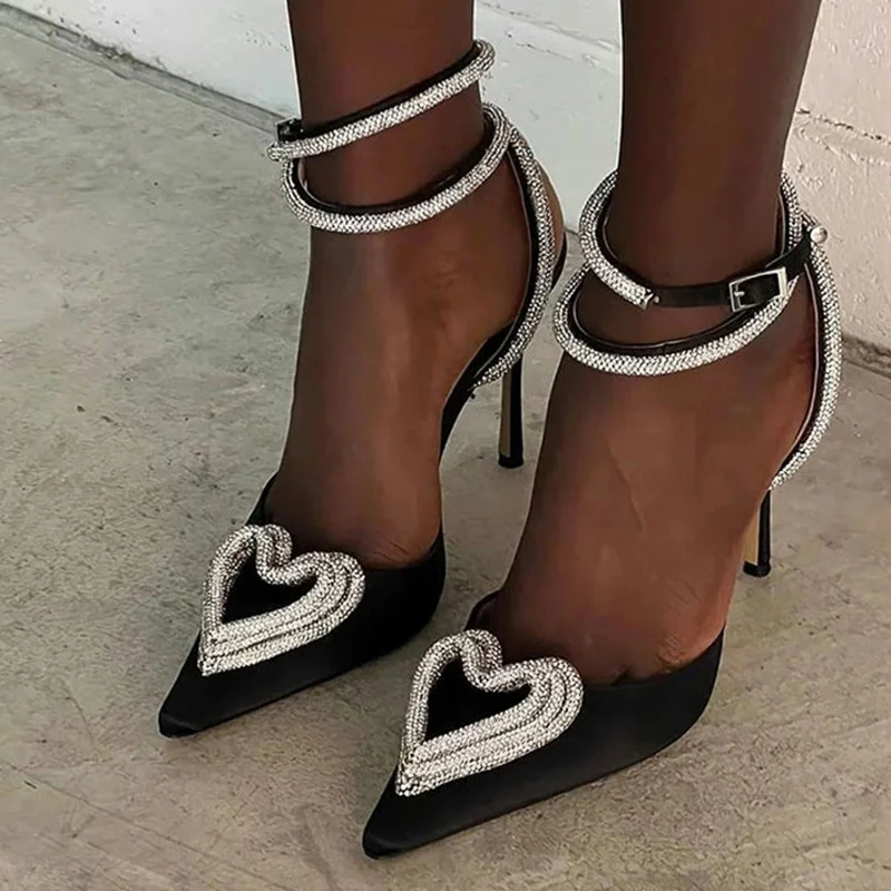 

Runway Style Glitter Rhinestones Women Pumps Crystal Heart Shape Buckle Summer Lady High Heels Party Prom Shoes Size 34-43