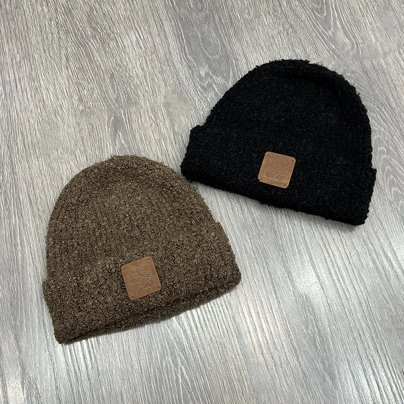 2024 новая кожаная шерстяная шапка с биркой женская осенне-зимняя теплая