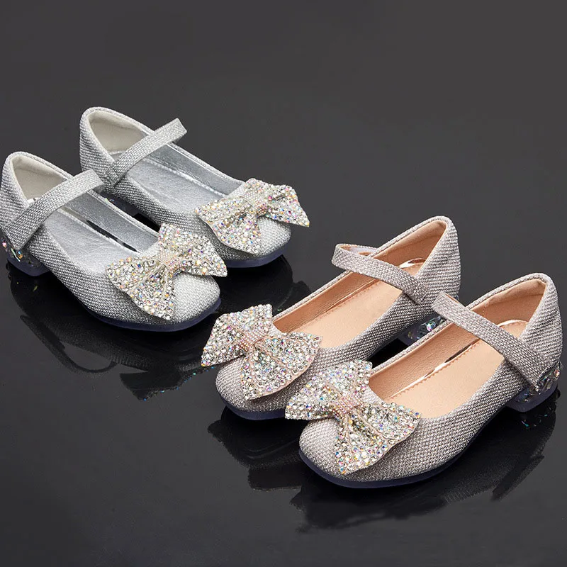 

Демисезонные детские кожаные туфли, модные туфли для маленьких девочек с бантом и блестками, туфли принцессы с кристаллами на низком каблуке