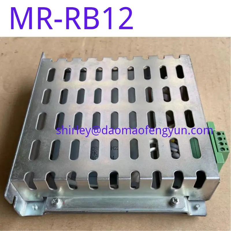 Фото Б/у тормозной резистор преобразователя частоты серводвигателя MR-RB12 №3