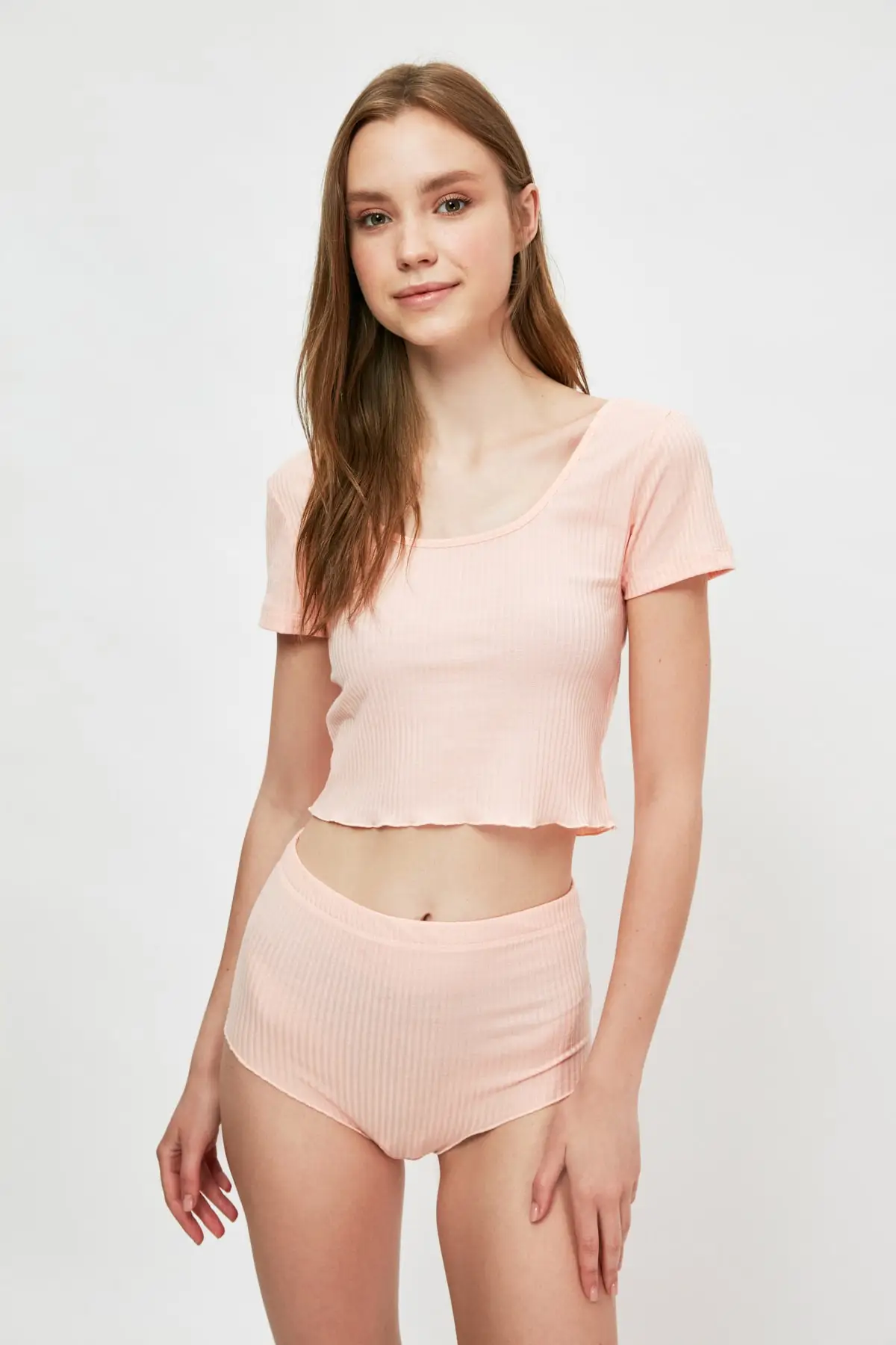 

Трикотажный костюм с топом и топом Trendyol THMSS21AU0435