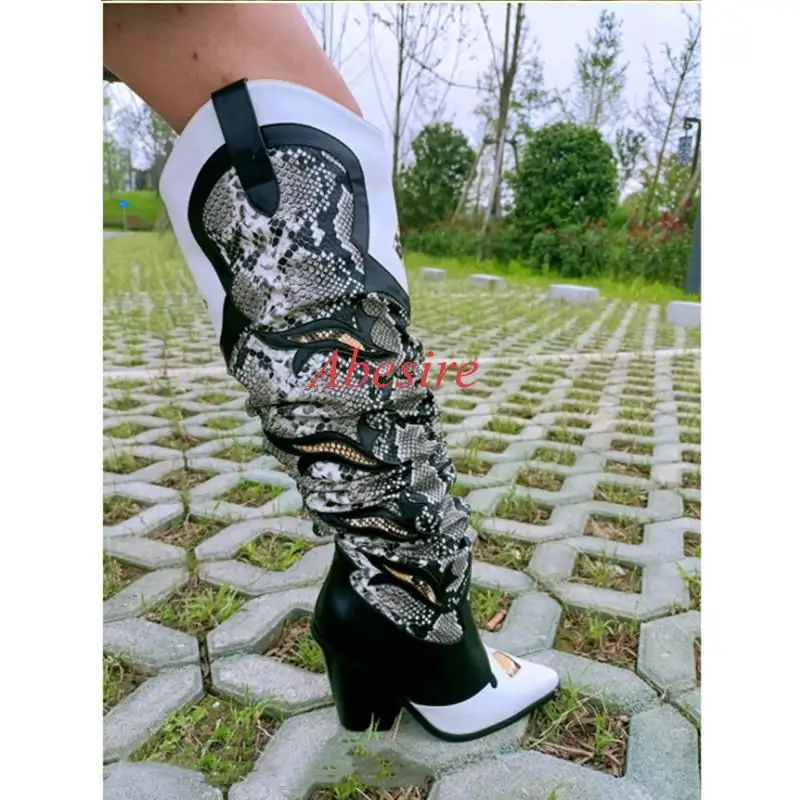 Купи New Winter Pointed Toe Thick Short Heel Tapered Snake Pattern Black White Color Matching Large Size Chelsea Knee Boots Women за 6,713 рублей в магазине AliExpress