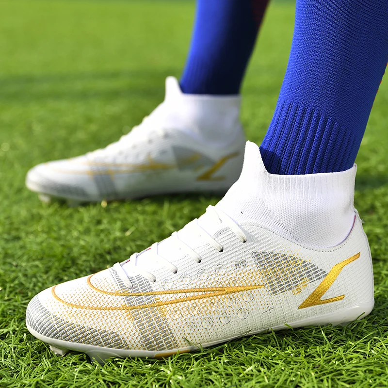 High Quality Football Boots Men Indoor Soccer Shoes Futsal Soccer Cleats Men TF/FG Football Training Sneakers chuteira de campo