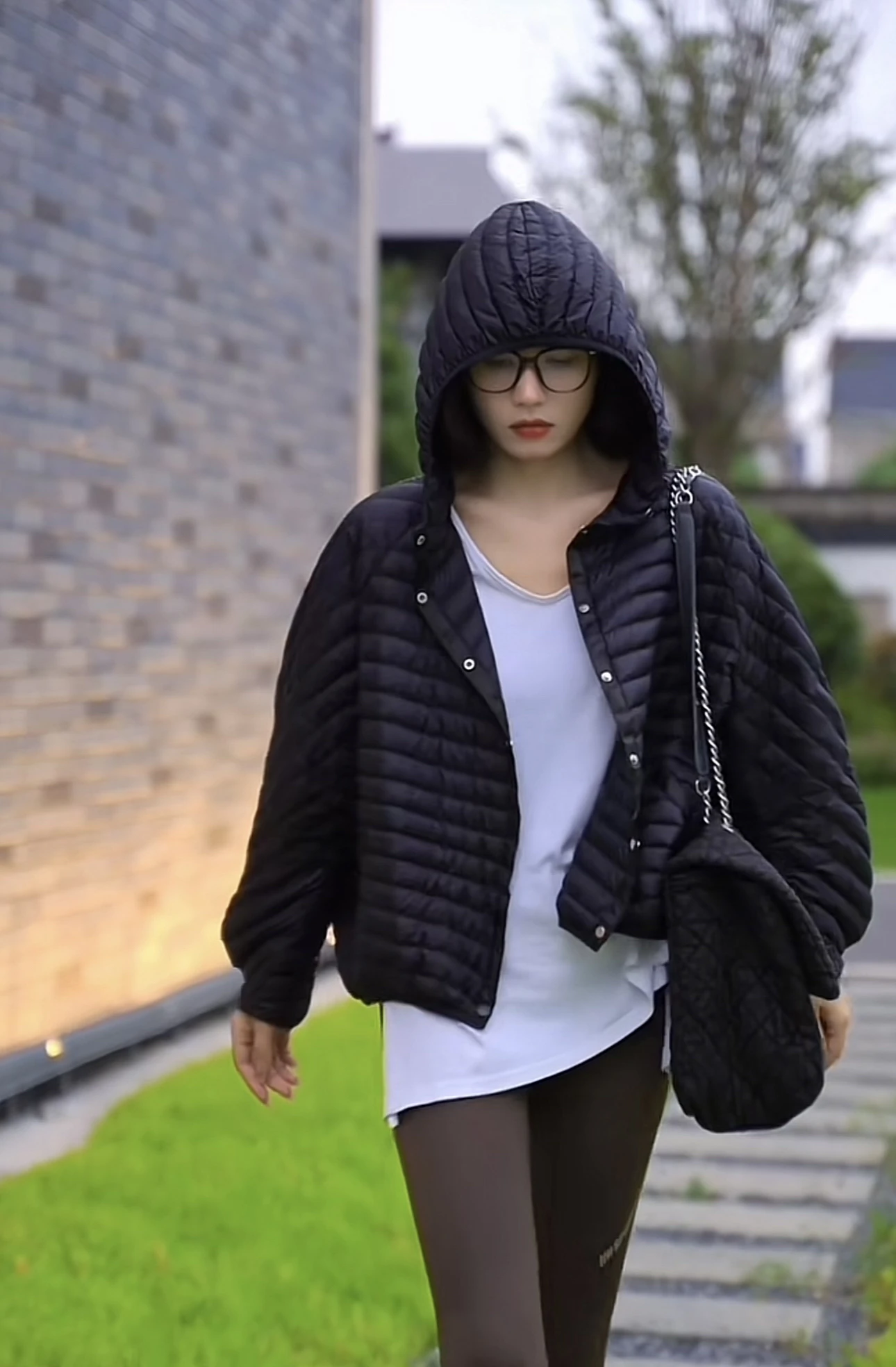 Легкий пуховик с капюшоном осень и зима новый дизайн модная универсальная
