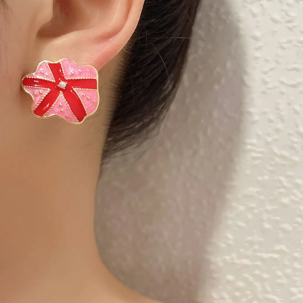 

Personality Swwet Irregular Design Flower Earrings for Woman Wear
