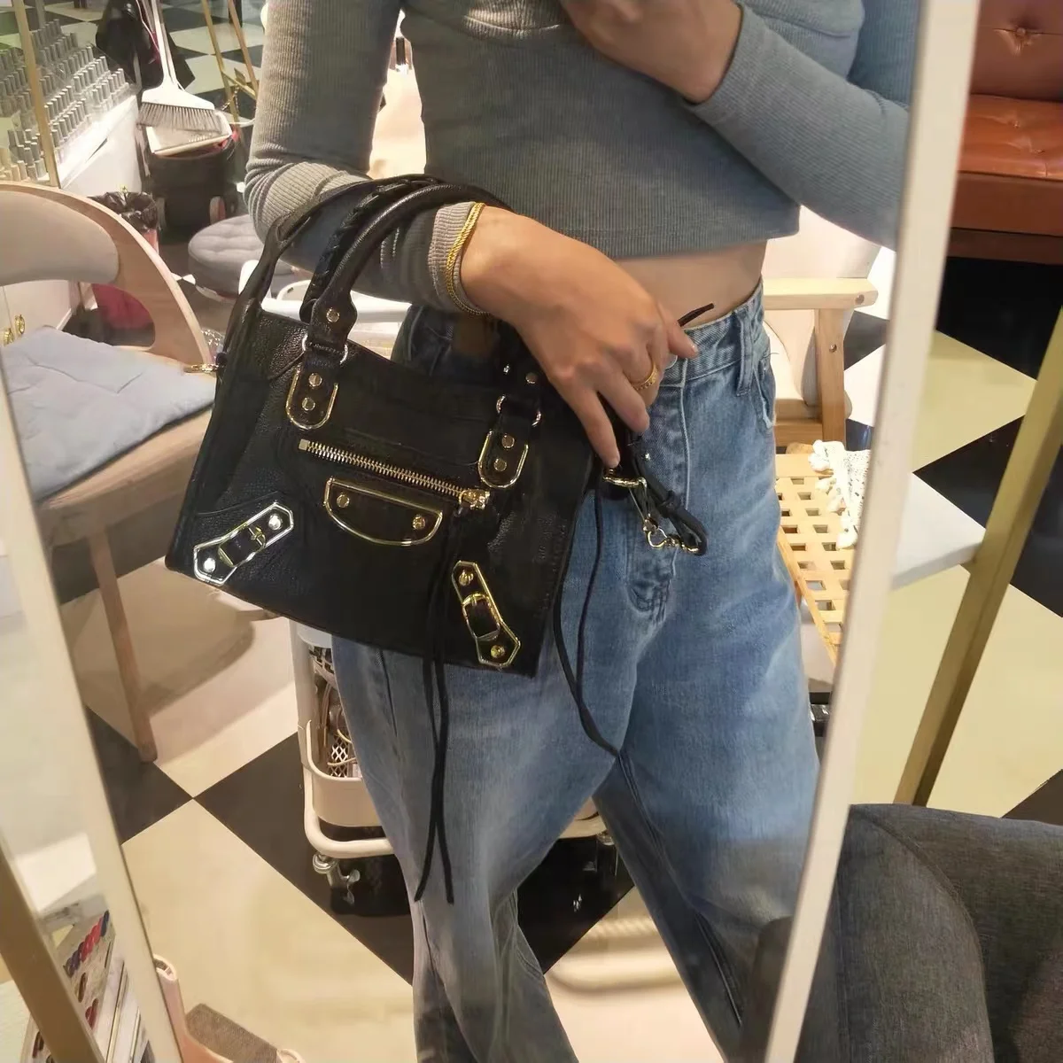 

Женская сумка 2022new fashion retro burst из овечьей кожи, латунная фурнитура, мотоциклетная сумка, кожаная Диагональная Сумка через плечо, портативная ...
