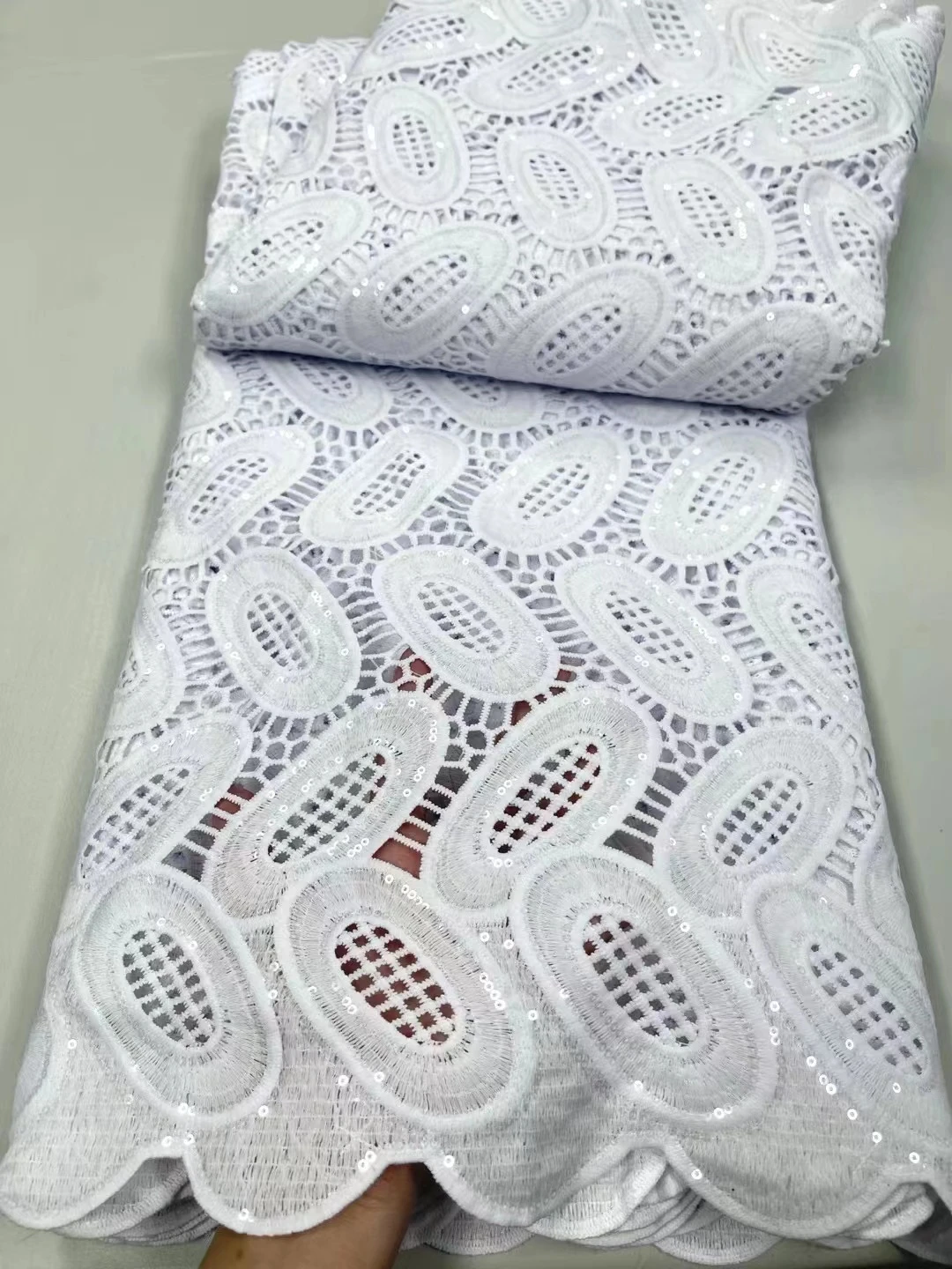

Африканская кружевная ткань с блестками 5 ярдов 2023 Высококачественная вышитая французская нигерийская кружевная ткань из молочного шелка ...