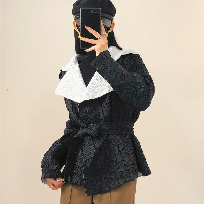 Cotton Jacket Women 2022 New Fall and Winter Fashion Pleated Lapel Lace-Up Design Sense of Short Thick Jacket