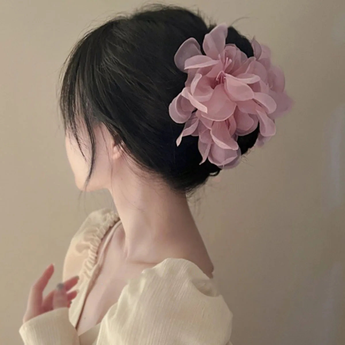 

Korean Organza Pearl Flower Grasping Clip Retro Ponytail Braid Claw Clip Trendy Sweet Girl Hair Clip Delicate Hair Accessories