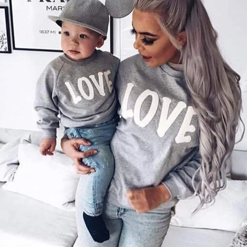 

Family Matching Sweatshirts Mother And Kids Family Outfits Clothing Letter T-shirt Mom And Boys Girls Pullover 4-12Y
