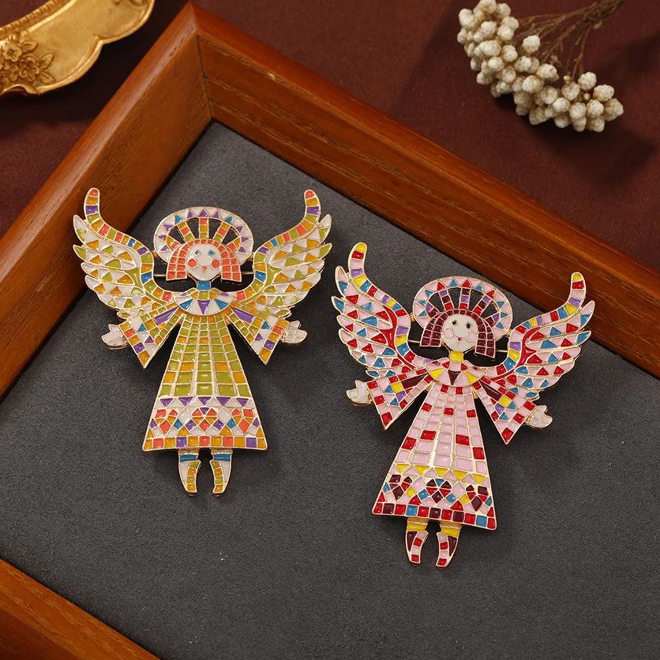 

Creative Vintage Alloy Painted Angel Girl Wing Brooch Funny Cute Badge Unisex Fashion Accessories Suit Corsage Bag Pendants Pin