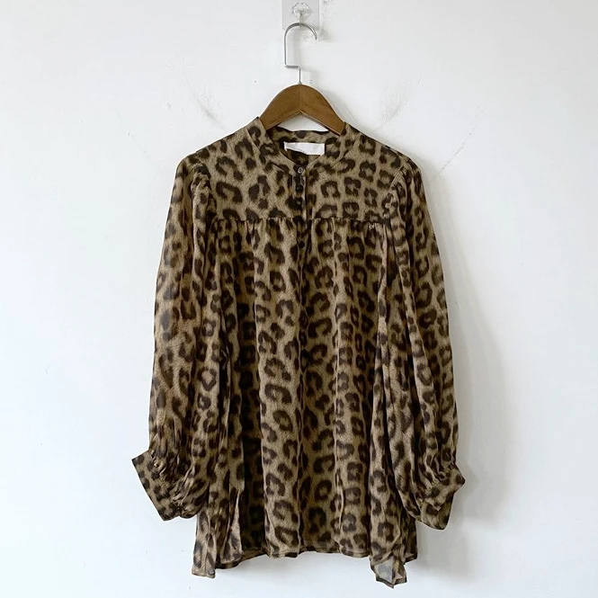 

2022 Summer New French Classic Lantern Sleeve Design Loose Personality Women's Shirt Fashion Top