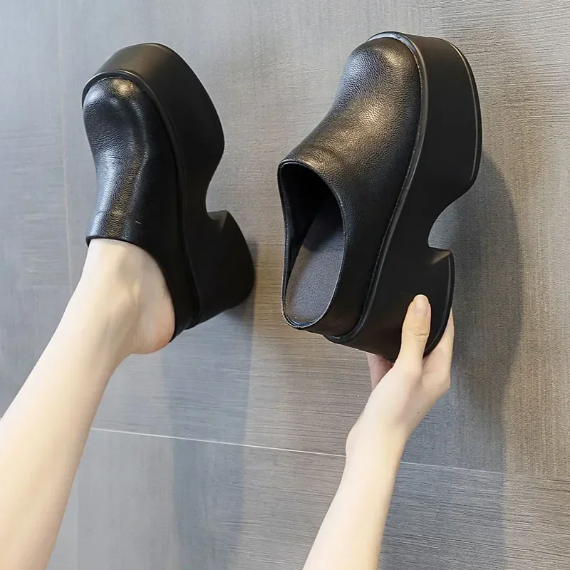 Новые тапочки 11 см кроссовки на танкетке из натуральной коровьей кожи платформе