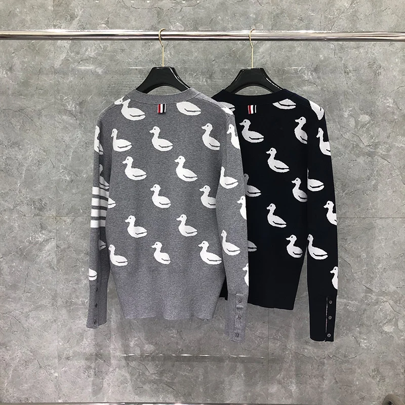 2022 Winter Men Cardigan Wool Animal Knitted Duck Jacket V-Neck Soft Couple Wear Korean Design High Quality Men Cardigan