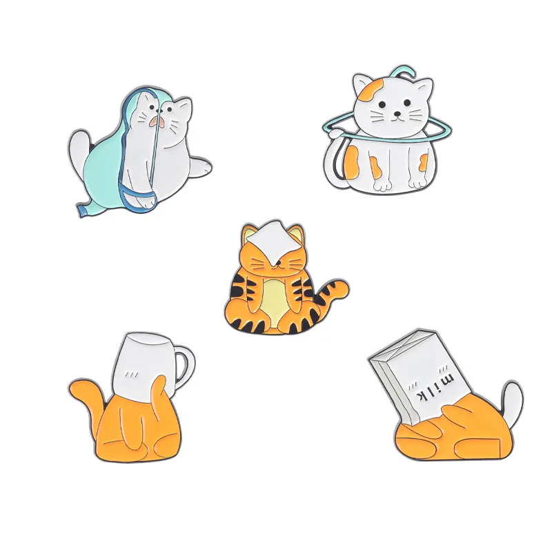 

5pcs-Creative silver warped tail cat brooch cute glitter animal badge