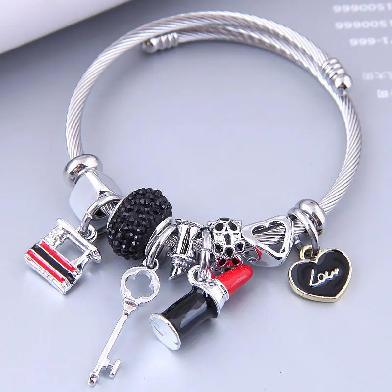 

Beauty Accessories Lipstick Love Crystal Beads Adjustable Titanium Steel Wire Bracelet for Women Luxury Jewelry Gifts