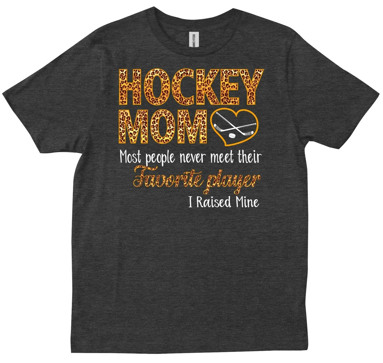 Забавный подарок для хоккейной мамы футболка