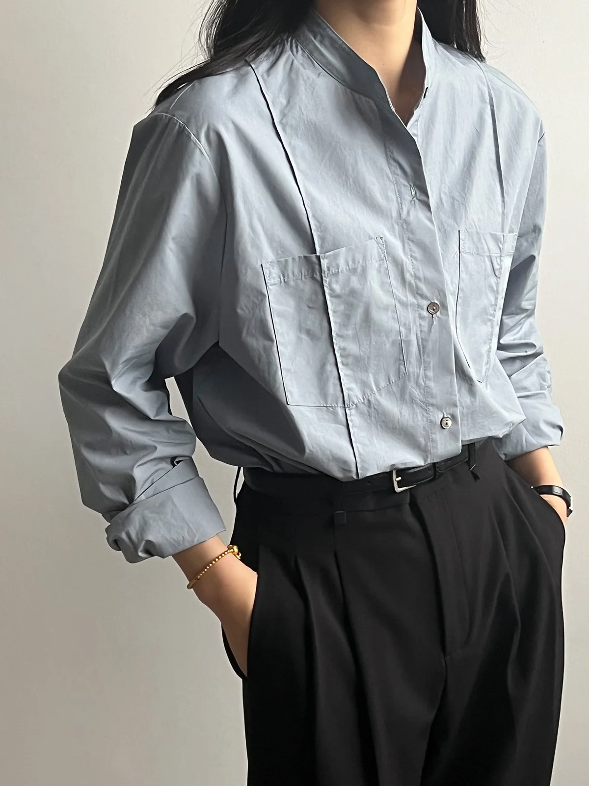 

Autumn Women’s French Stand Collar Shirt with A Sophisticated and Fashionable Look, Featuring Long Sleeves for An Elegant Touch