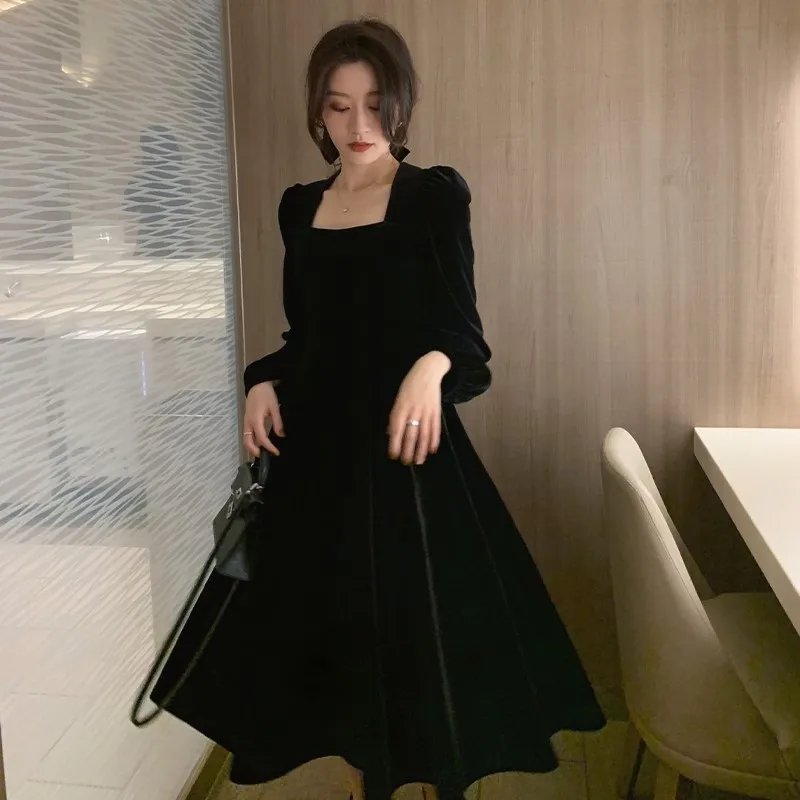 

Новинка 2021 Золотое бархатное платье Женская французская Ретро длинная юбка темпераментная с длинным рукавом квадратный воротник с маленьк...