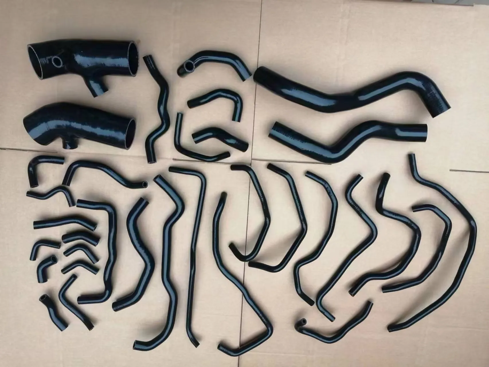 Силиконовый шланг воздухозаборника радиатора нагревателя масляного для 2009-2012