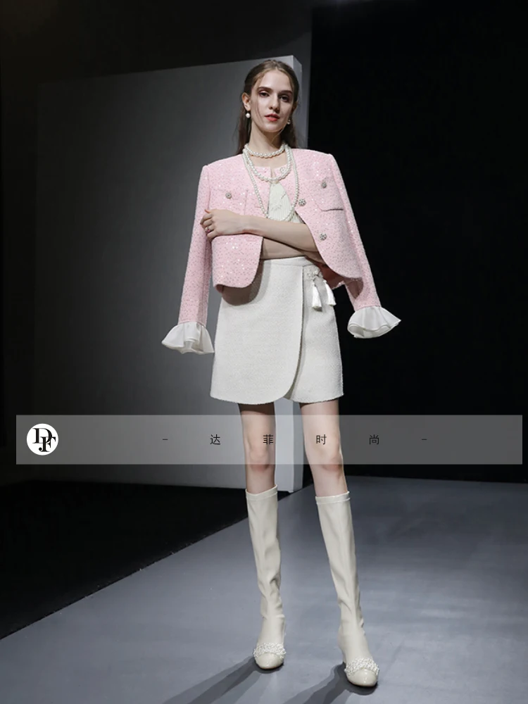 Рисунок 2 - Женский комплект с юбкой