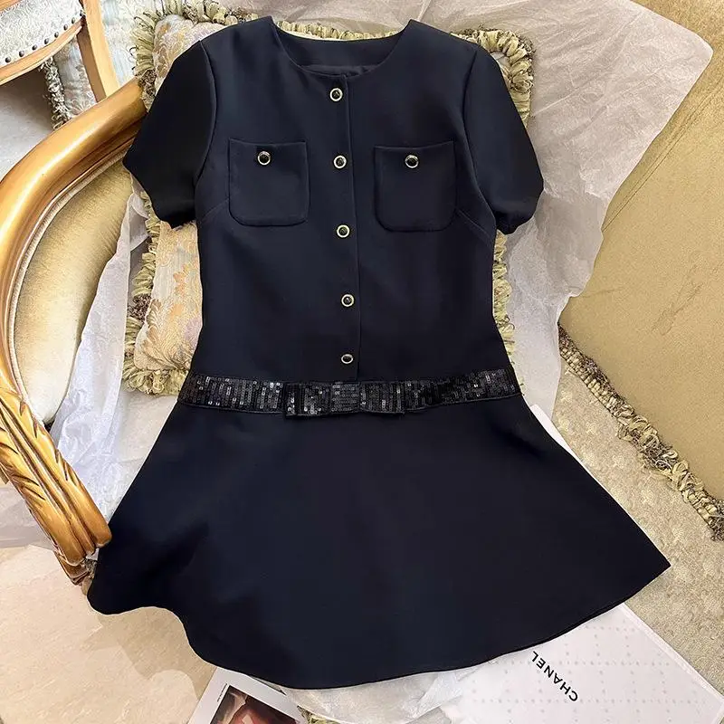 

2023 Autumn Vintage Sequin Beading Bow Pocket Short Sleeve Ruffles A-Line Dress Loose Fashion Black Brand New Dress