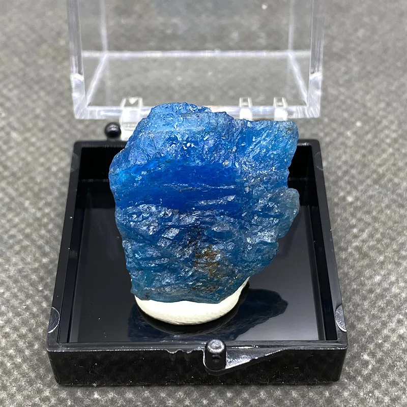 

Синий апматит TEGSTGKW