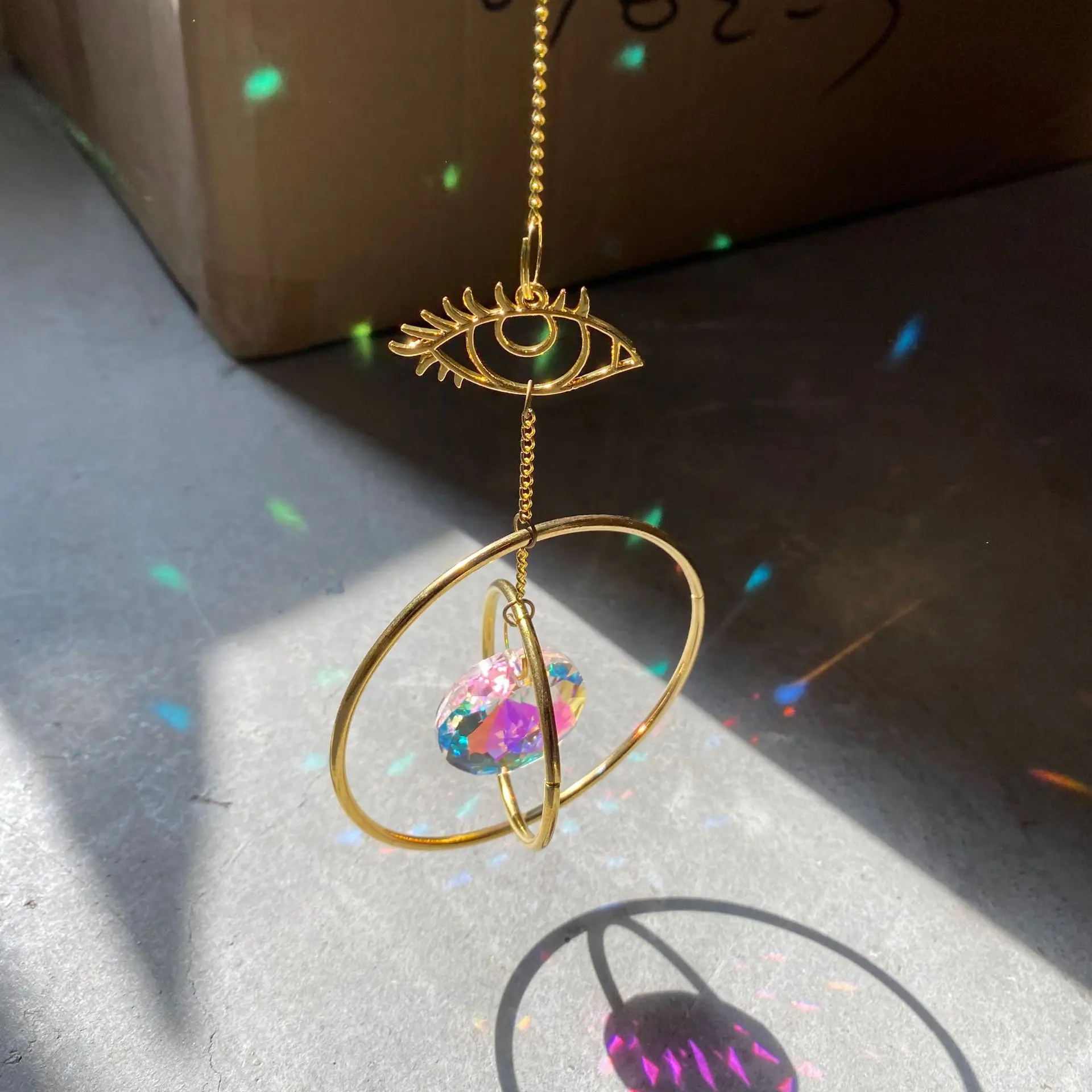 

Suncatcher Hanging Colorful Crystals Sun Catchers with Chain Pendant Ornament Crystal Balls for Window Home Garden Car Wedding