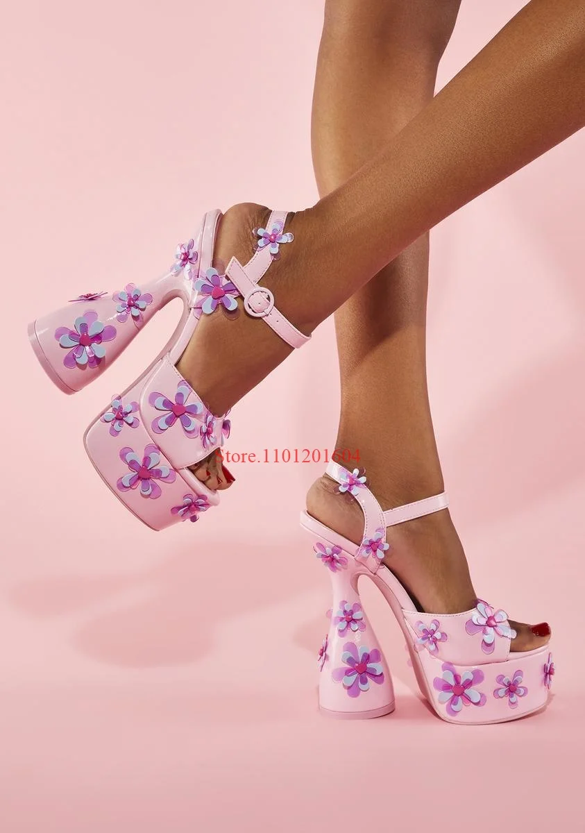 

Сандалии женские на платформе, босоножки с открытой пряжкой и круглым носком, на каблуке, с аппликацией, цвет розовый/красный, странный стил...