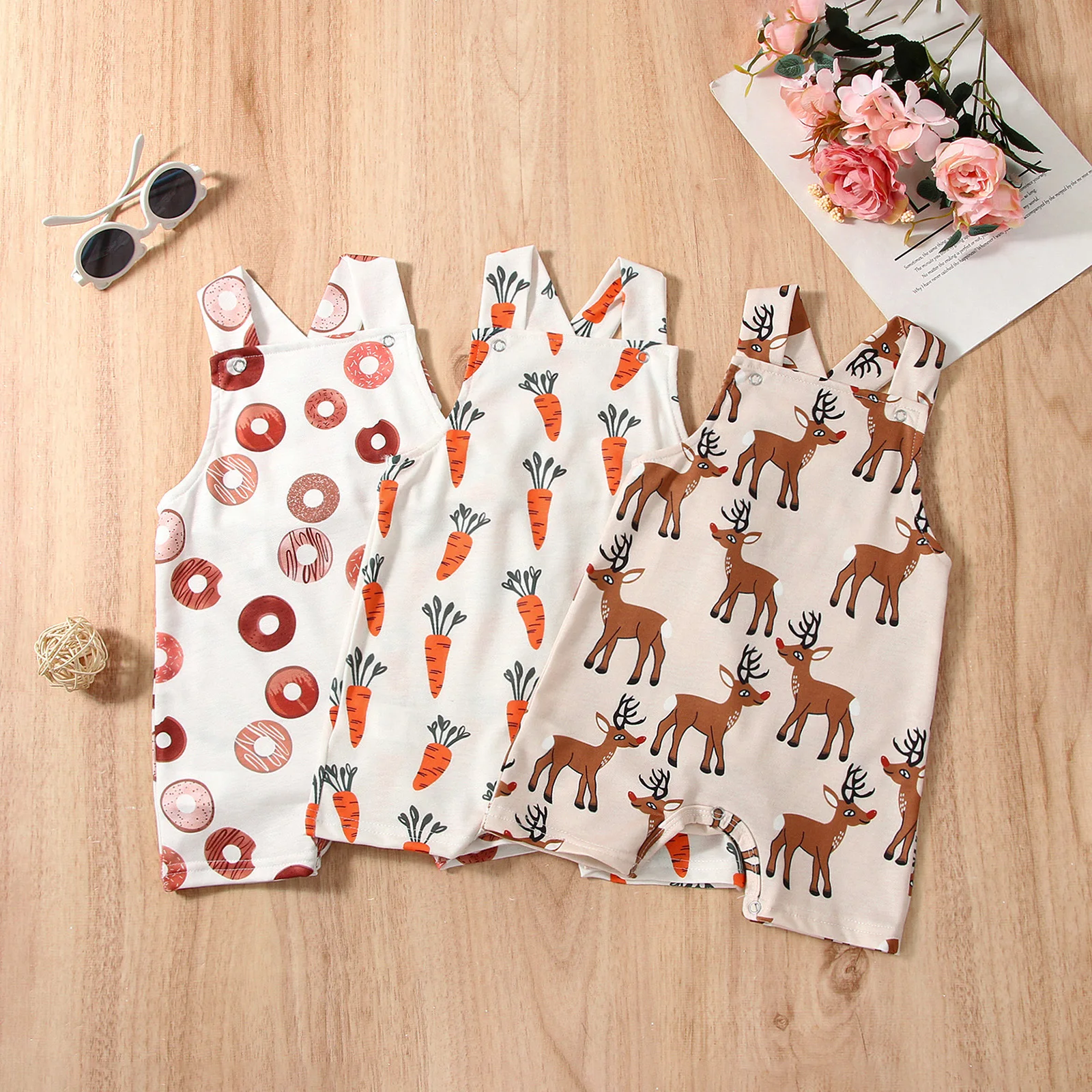 

Newborn Baby Sleeveless Romper Carrot/Doughnut/Elk Print Suspenders Loose Fit Binding Knot Playsuit Casual Simple Style Clothes