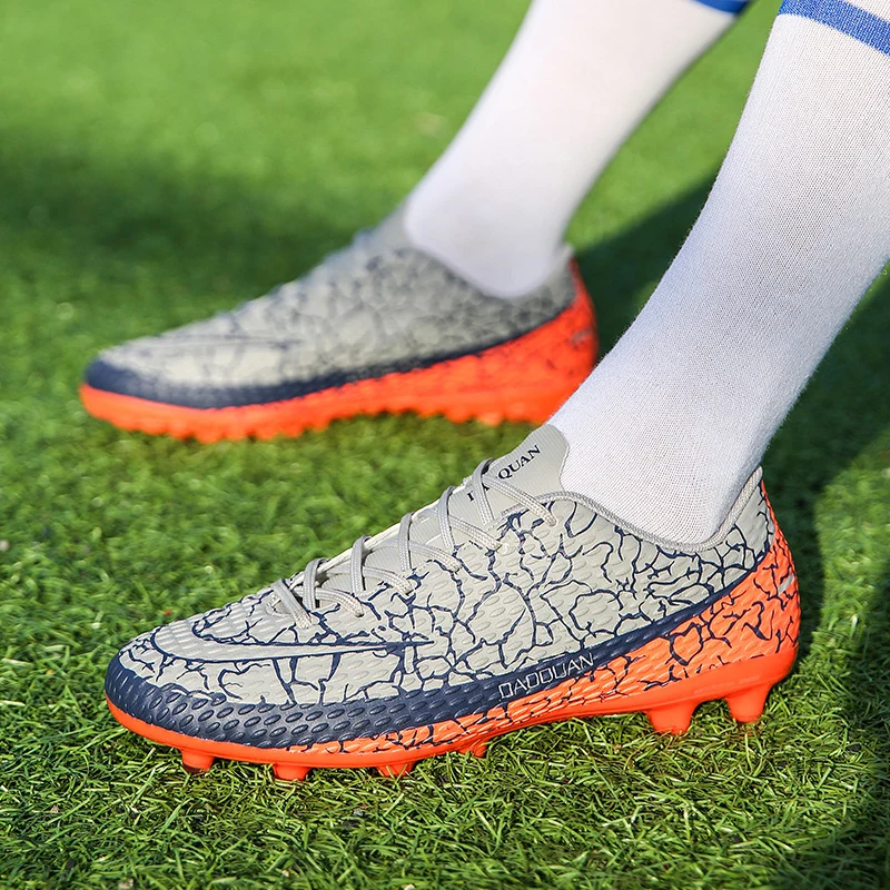 Hot Professional Men's Soccer Shoes Teenagers Futsal Football Boots Sneakers Men Kids Turf Indoor Soccer Cleats Chuteira Society