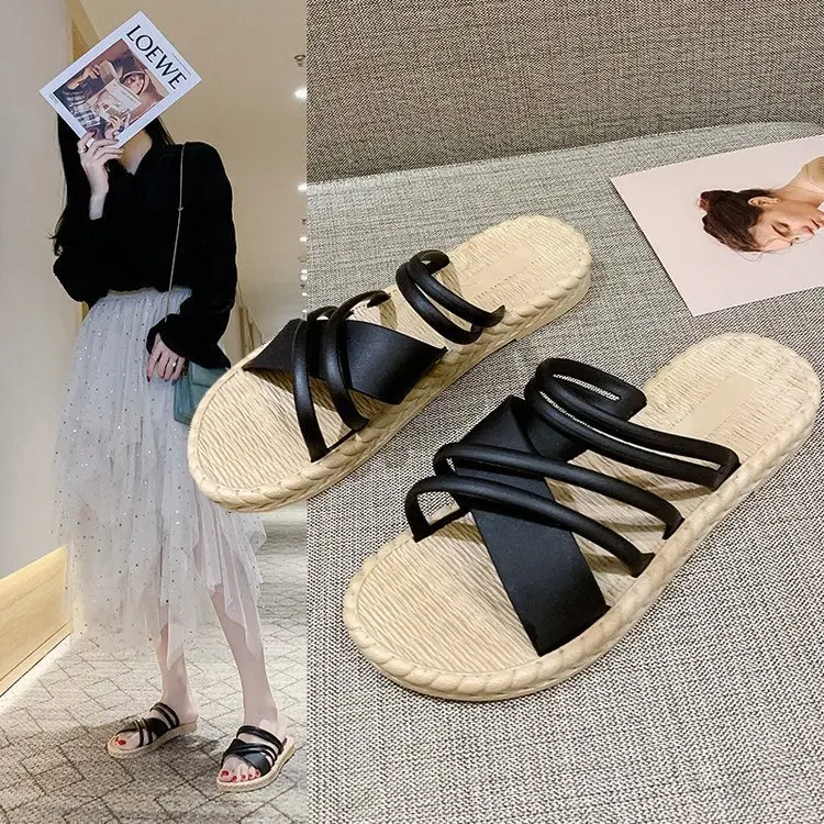 Summer New Outdoor Flat Beach Shoes Low Heel Hot Sale Student Casual Ladies Slippers Ladies Flat Sandals