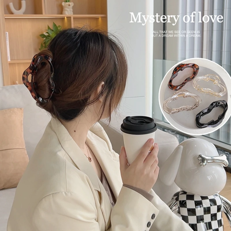 

Fashion Hollow-out Hair Claw Clip for Women Girl Plastic Large Hair Claw Clip Crab Women's Gig Clips Claws Girl Hair Accessories