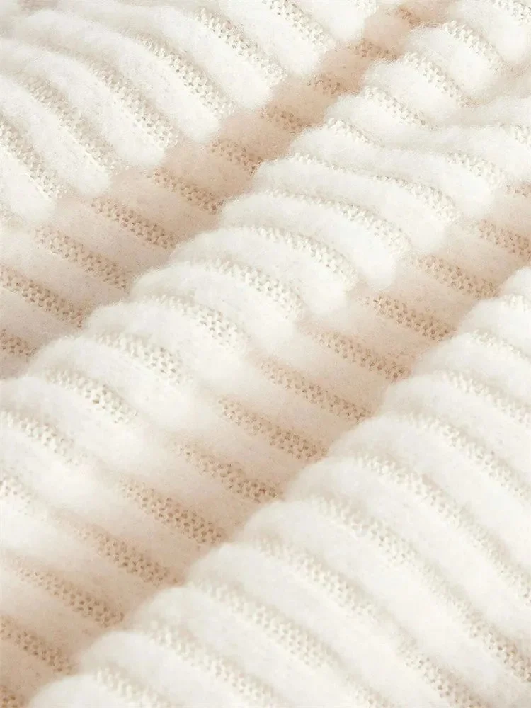 Женская однотонная осенне-зимняя футболка в стиле гранж с асимметричным вырезом